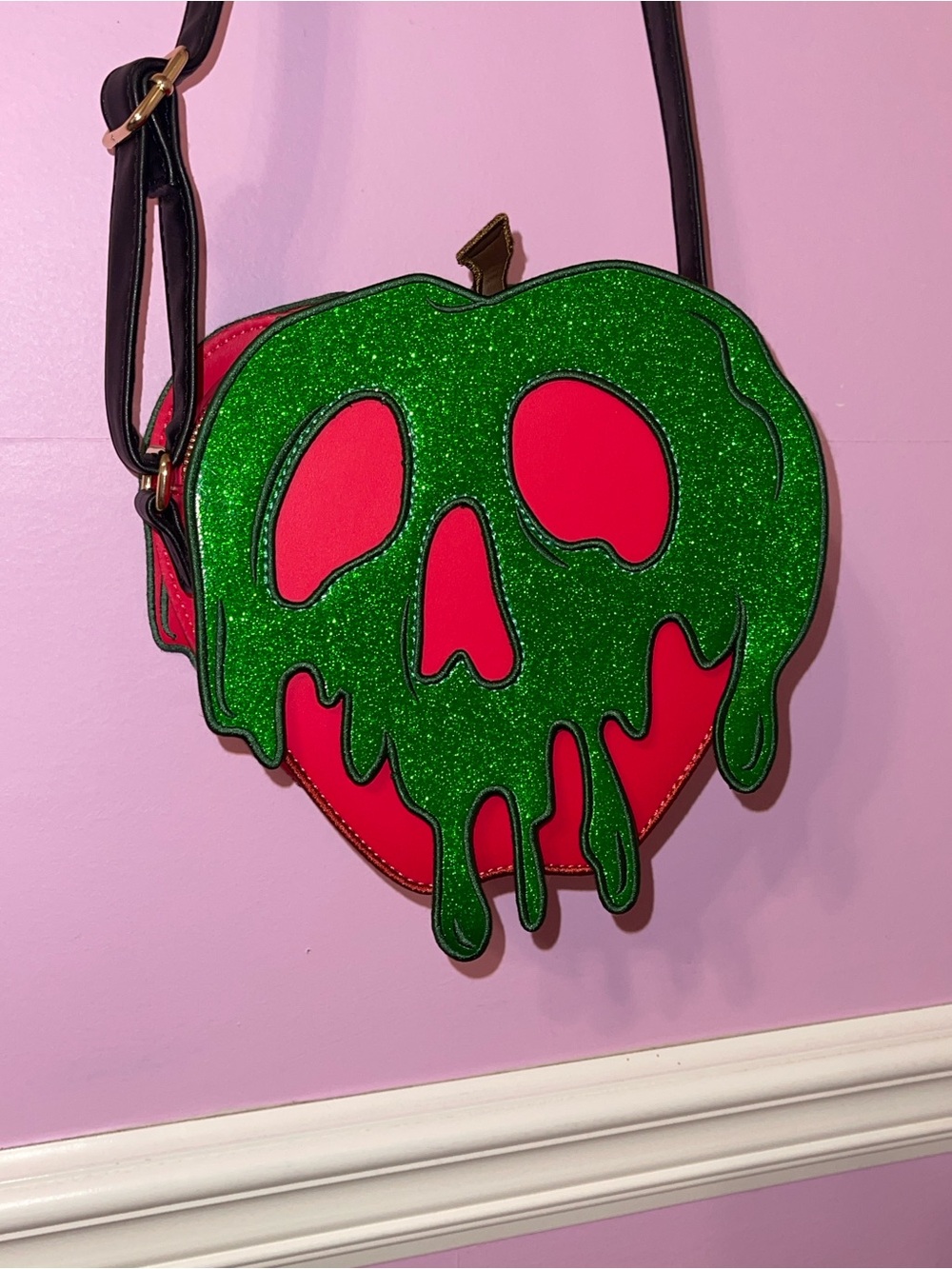 Rare Loungefly Snow White Poison Apple Glitter Crossbody Bag Purse Evil Queen